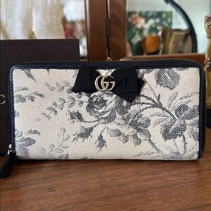 Gucci Black Floral GG Canvas Long Zip Wallet EUC